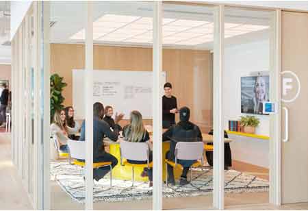 Learn to Manage a Distributed Workforce with these 4 Valuable Ways