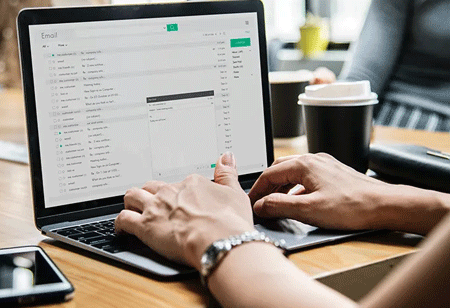 Enhancing Employee Communication with the Touch of Technology